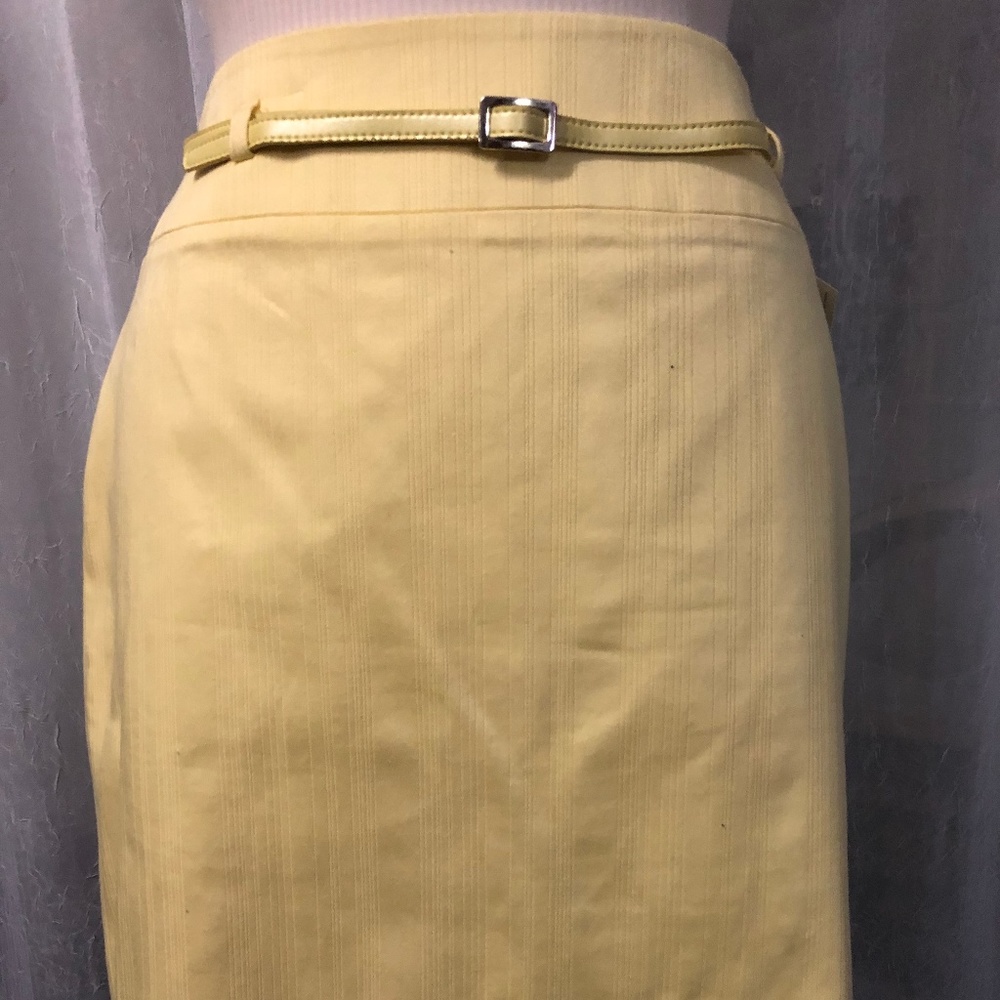 Conradc Petite Women's Yellow Skirt W/ Belt Size 8